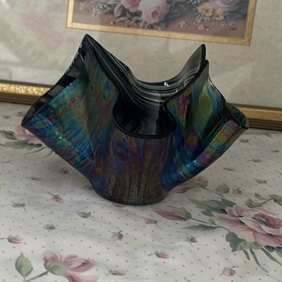 Other - Vintage Tony Serviente handmade iridescent hand-blown glass handkerchief vase